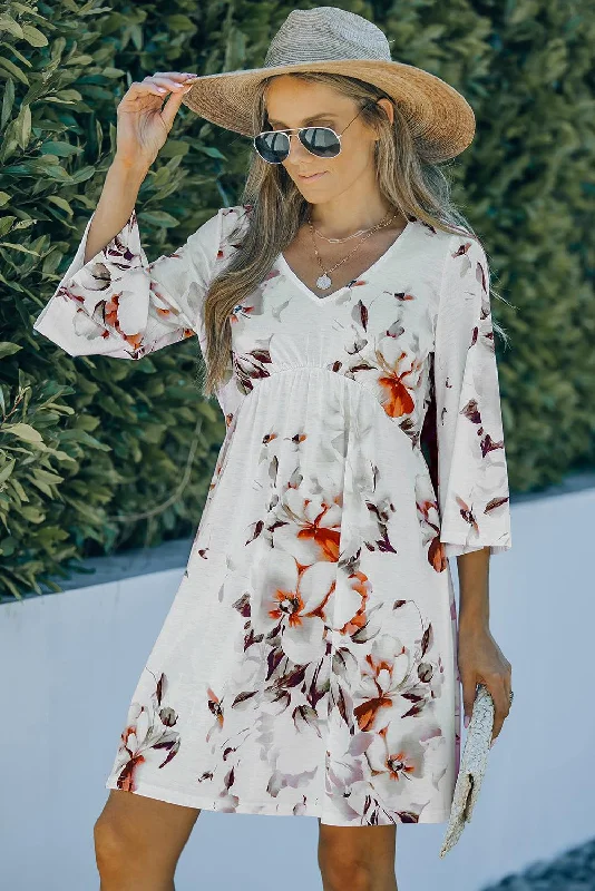 Floral V-Neck Three-Quarter Sleeve Mini Dress Trendy Button-Detail Mini Dress